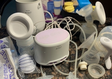 Philips Avent – Breast Pumps and Bottle warmer Set