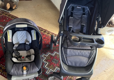 Chicco – Baby Car Seat and Stroller