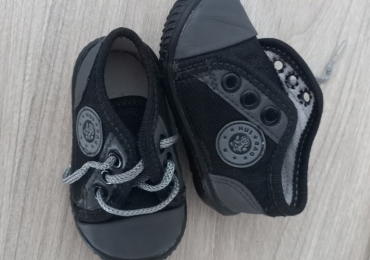 Baby boy shoes size 18